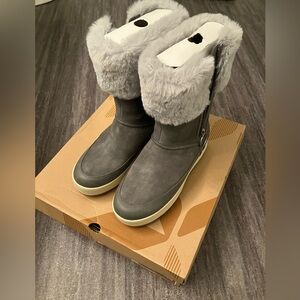 Koolaburra by Ugg Tynlee grey boots